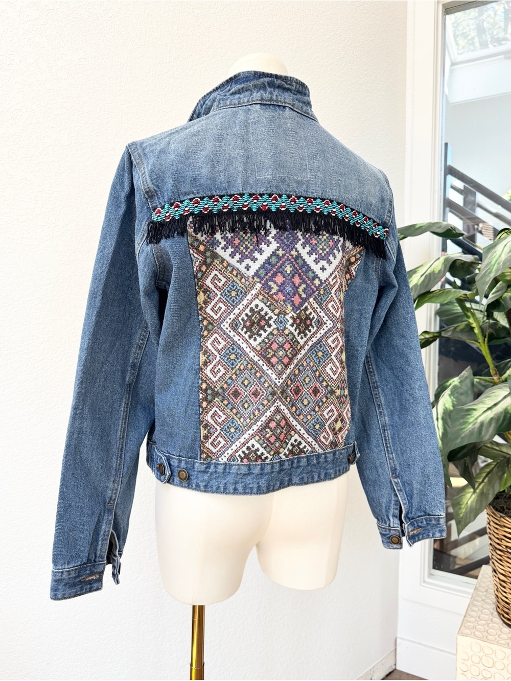 Style Me LA Denim Jacket Fringed Southwestern Aztec Tapestry Back Panel M